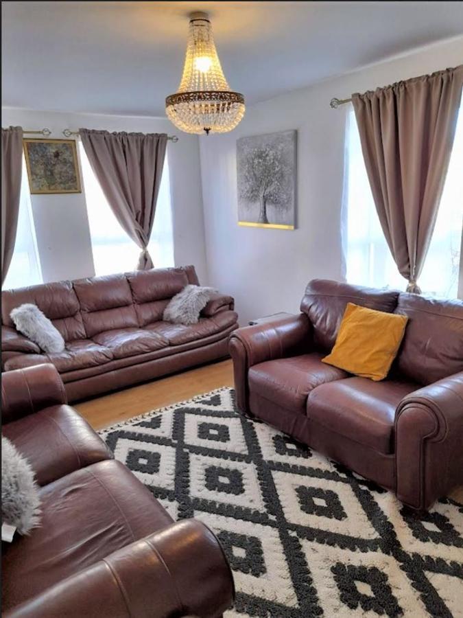 Beautiful 4 Bedroom Treasure Home Hemel Hempstead Luaran gambar