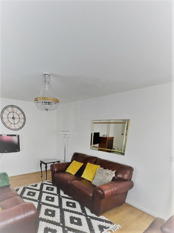 Beautiful 4 Bedroom Treasure Home Hemel Hempstead Luaran gambar