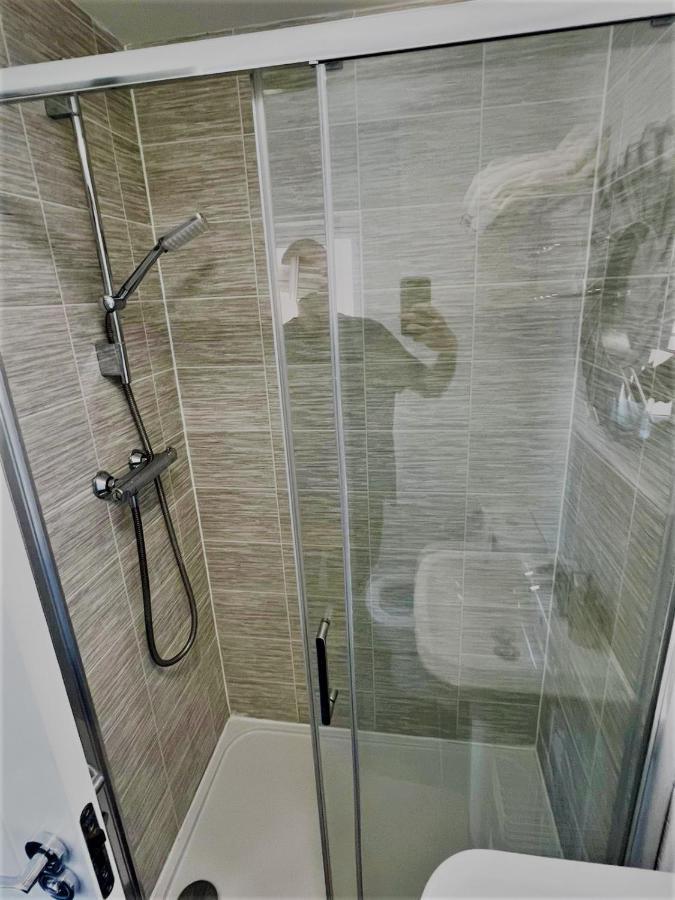 Beautiful 4 Bedroom Treasure Home Hemel Hempstead Luaran gambar