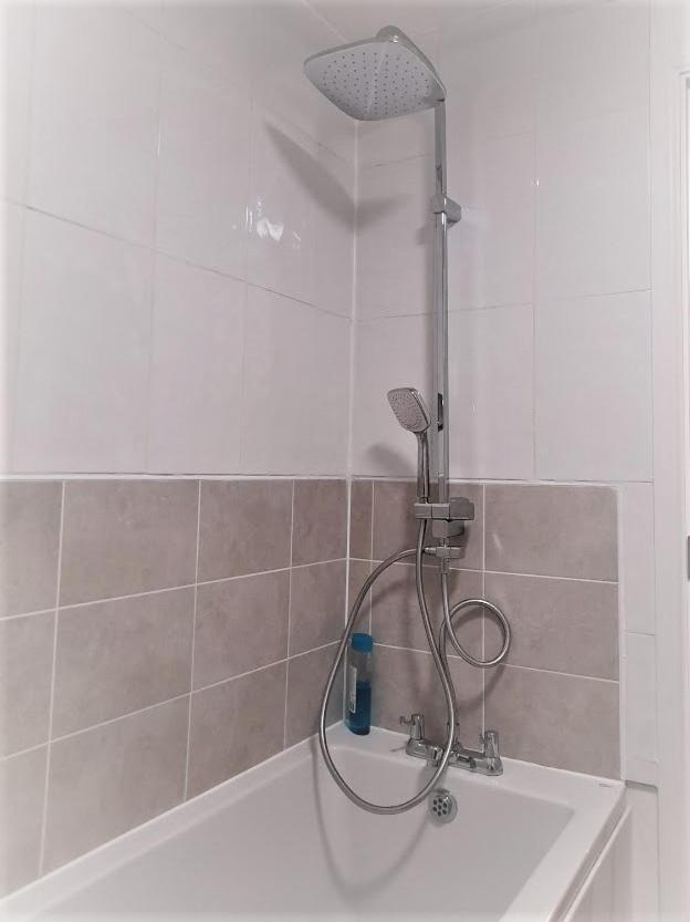 Beautiful 4 Bedroom Treasure Home Hemel Hempstead Luaran gambar