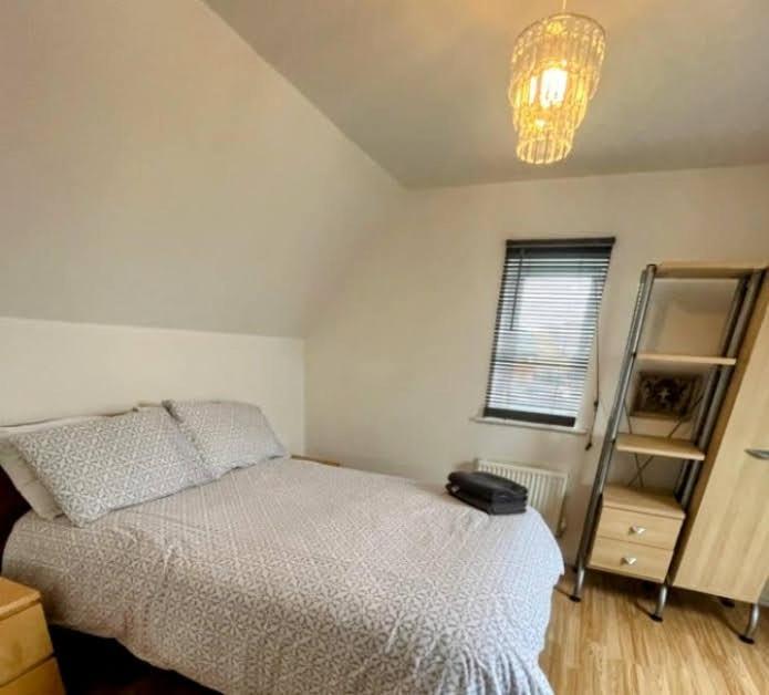 Beautiful 4 Bedroom Treasure Home Hemel Hempstead Luaran gambar