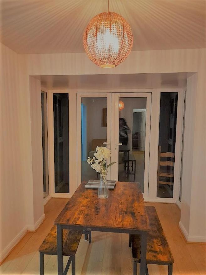 Beautiful 4 Bedroom Treasure Home Hemel Hempstead Luaran gambar