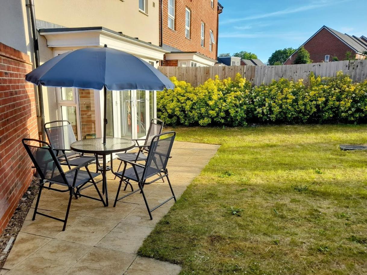 Beautiful 4 Bedroom Treasure Home Hemel Hempstead Luaran gambar